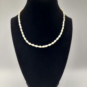 Vintage Ivory Faux Pearl Beaded Necklace Minimalist Classic